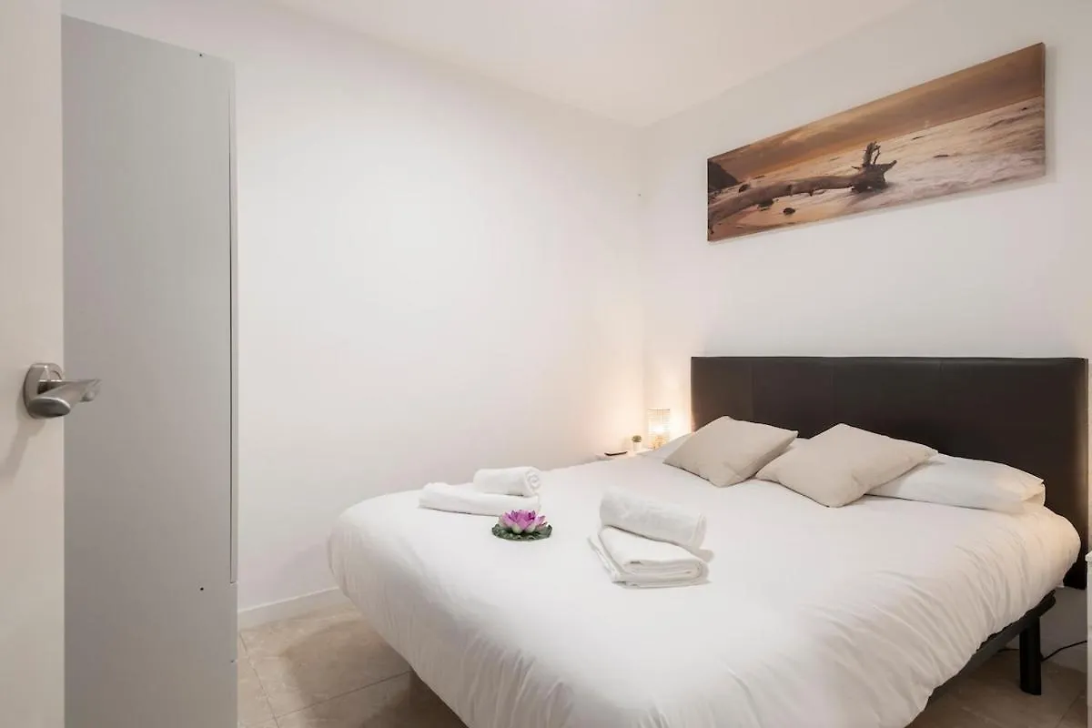 Apartamento 3 Hab Fira De Bcn A 20 Minutos De Bcn Centro L'Hospitalet de Llobregat 0*,  Spain